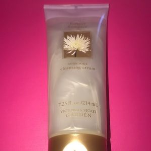 Victoria secret Forever romance